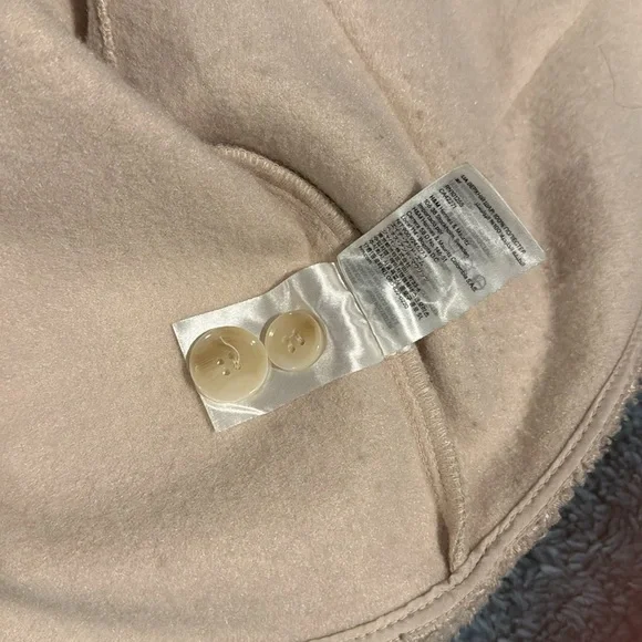 Cream H&M Jacket - Picture 3 of 4